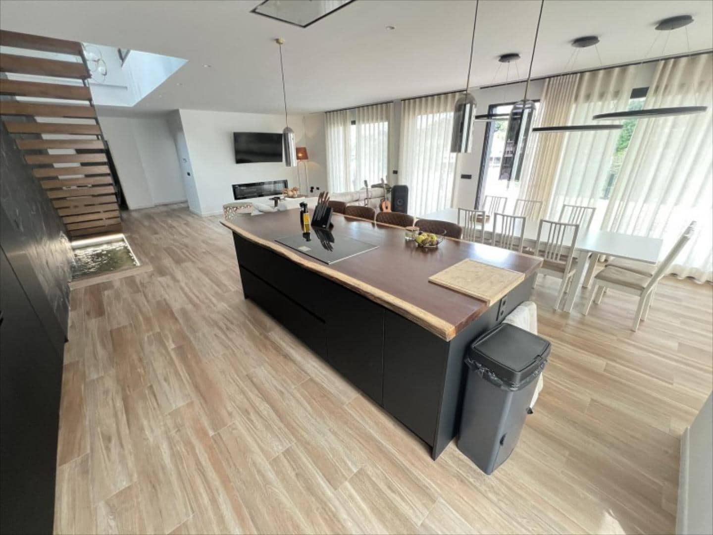 5 bedroom Villa for sale in Alzira with pool - € 995,000 (Ref: 9505971)