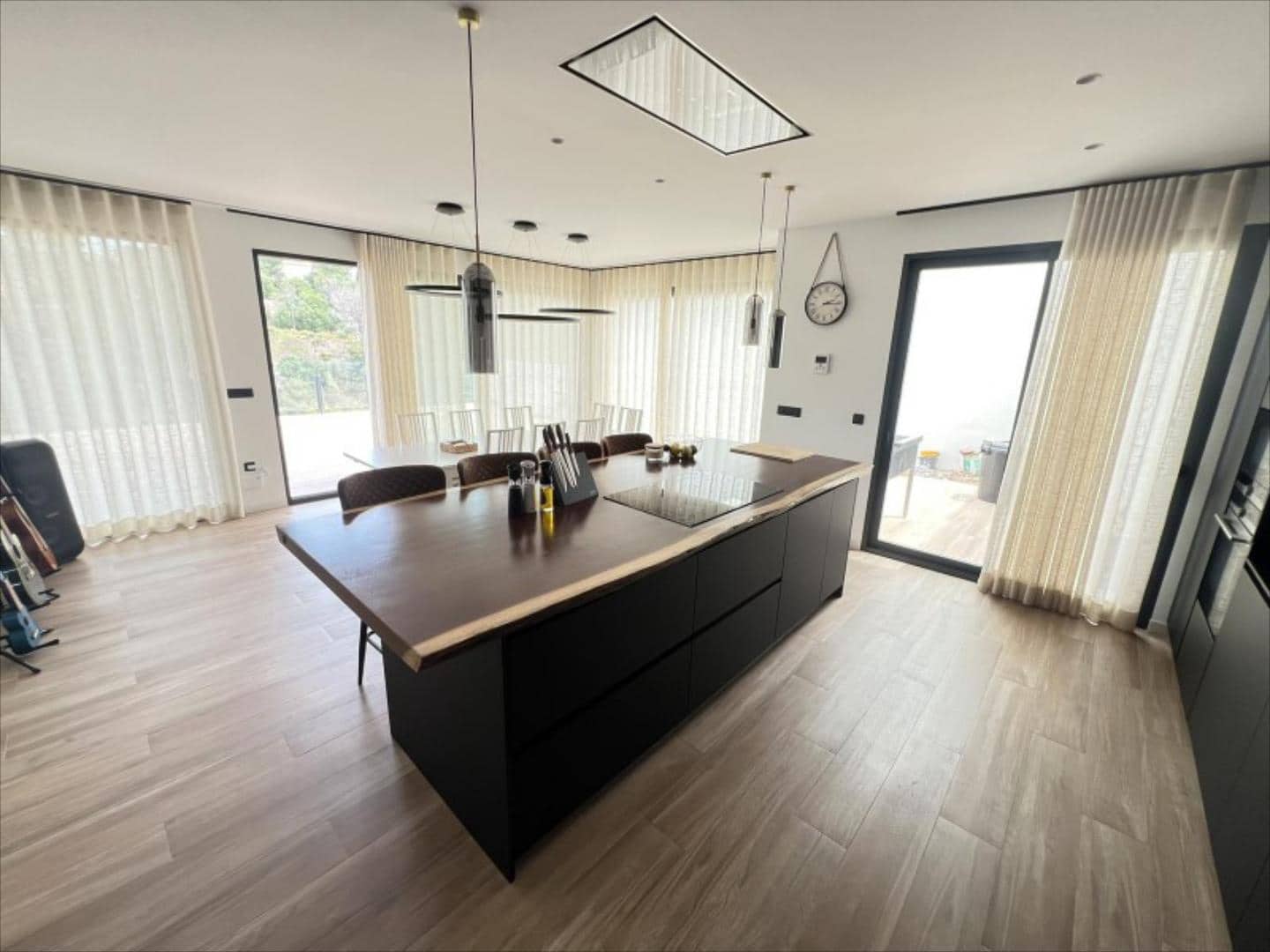 5 bedroom Villa for sale in Alzira with pool - € 995,000 (Ref: 9505971)