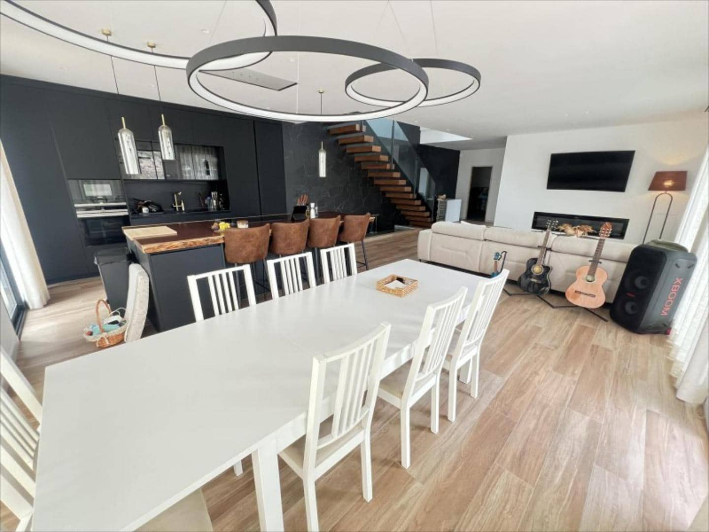 5 bedroom Villa for sale in Alzira with pool - € 995,000 (Ref: 9505971)