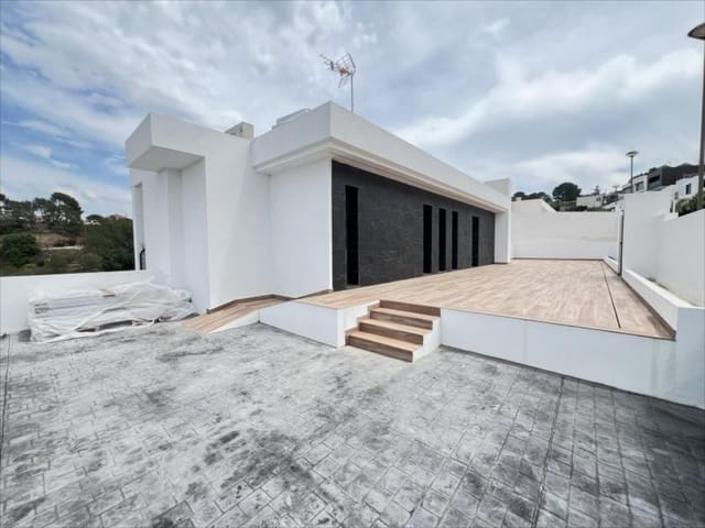 5 bedroom Villa for sale in Alzira with pool - € 995,000 (Ref: 9505971)