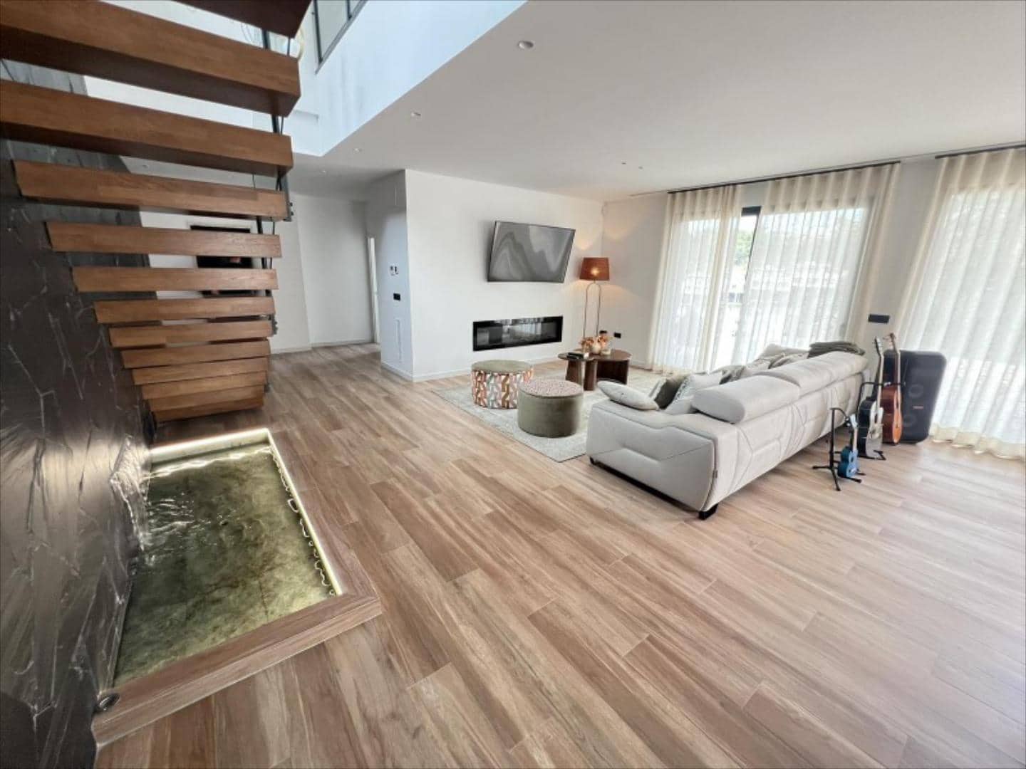 5 bedroom Villa for sale in Alzira with pool - € 995,000 (Ref: 9505971)