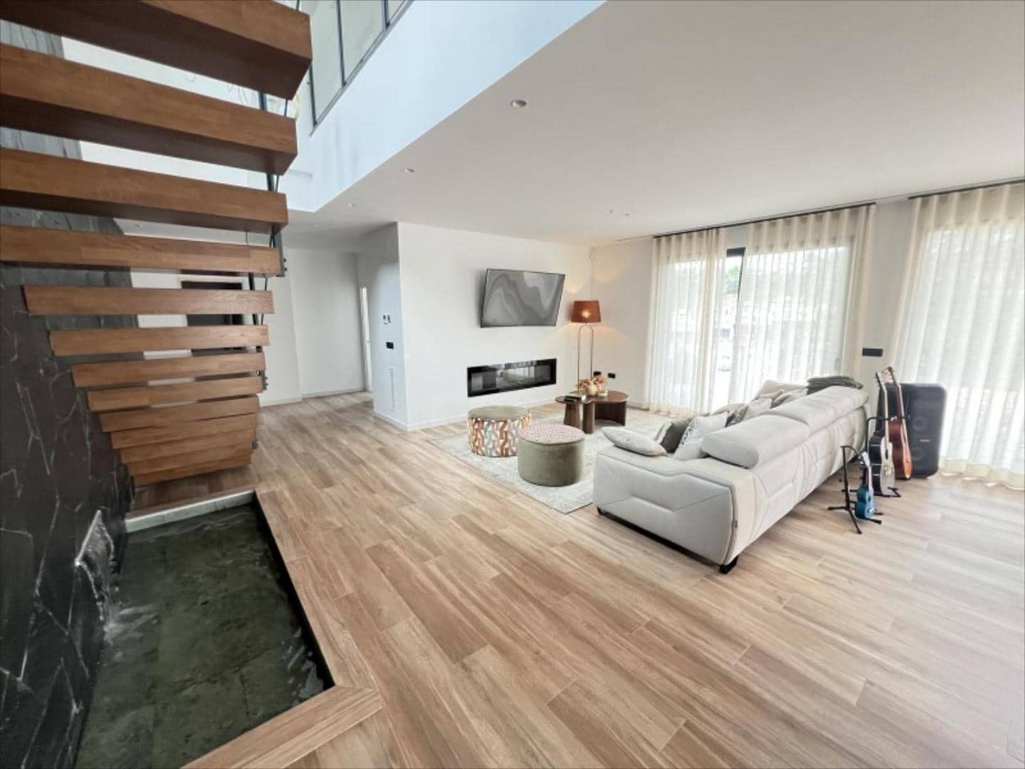 5 bedroom Villa for sale in Alzira with pool - € 995,000 (Ref: 9505971)