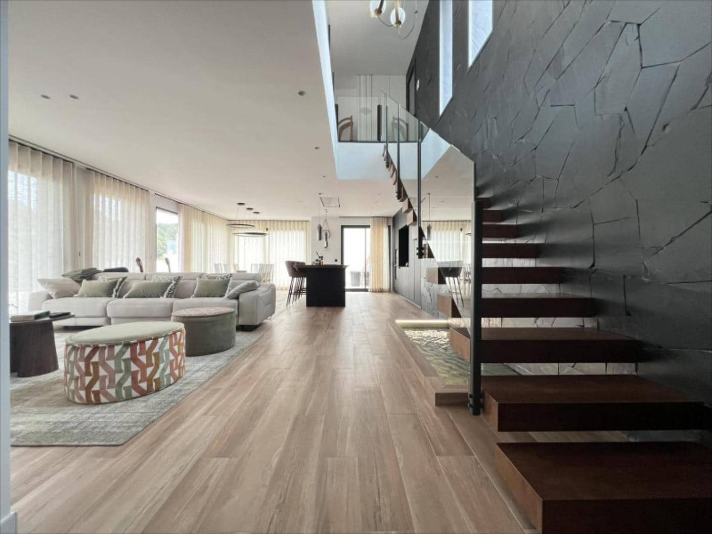 5 bedroom Villa for sale in Alzira with pool - € 995,000 (Ref: 9505971)