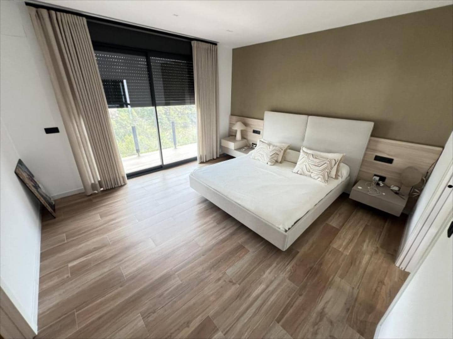 5 bedroom Villa for sale in Alzira with pool - € 995,000 (Ref: 9505971)