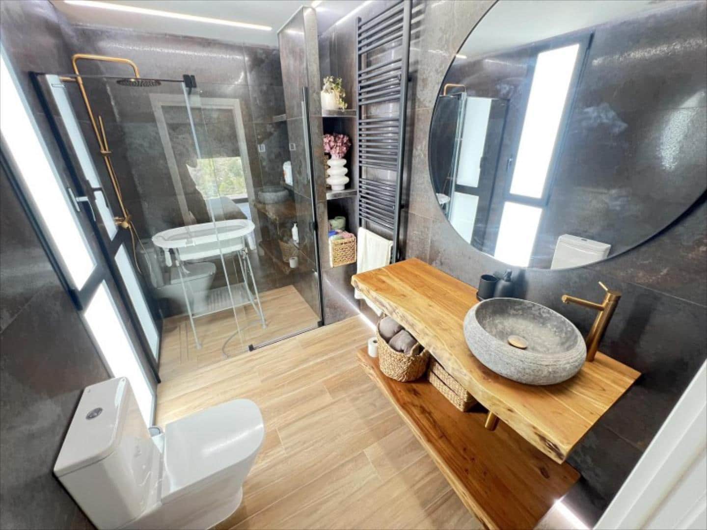 5 bedroom Villa for sale in Alzira with pool - € 995,000 (Ref: 9505971)