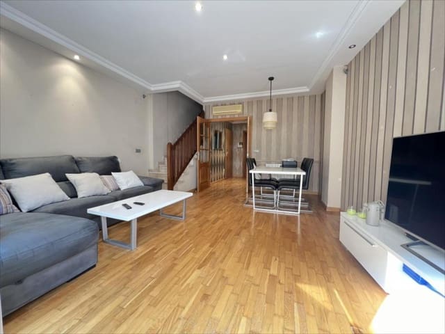 3 quarto Casa em Banda para venda em Alzira - 215 000 € (Ref: 9508754)