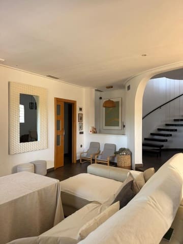 3 slaapkamer Villa te koop in Alberic met zwembad - € 370.000 (Ref: 9626661)