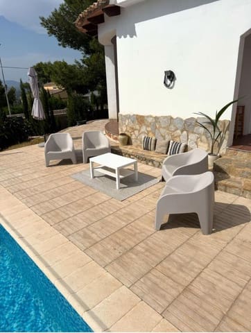 3 slaapkamer Villa te koop in Alberic met zwembad - € 370.000 (Ref: 9626661)