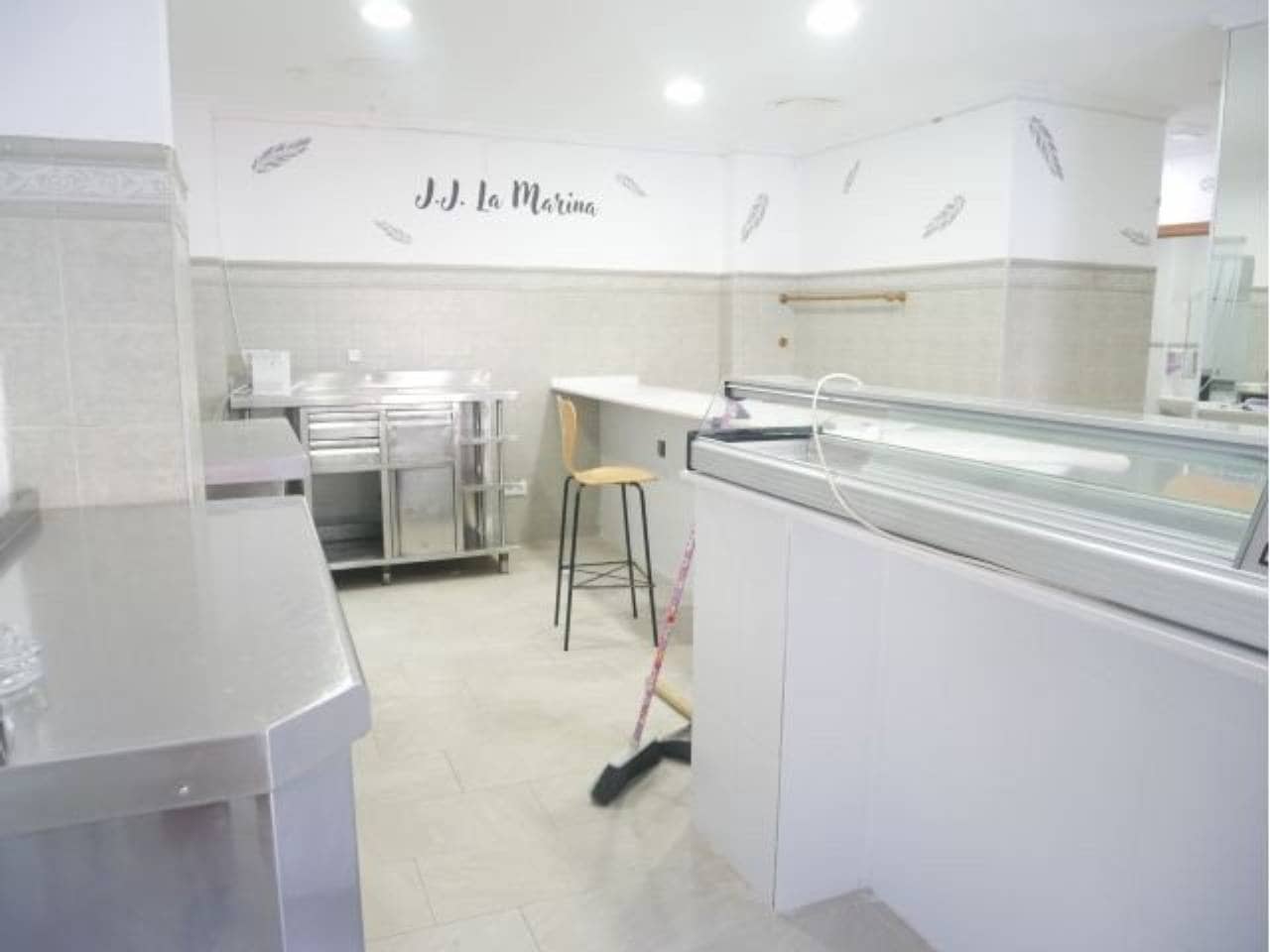 Commerciale in vendita in Benirredra - 102.000 € (Rif: 7820744)