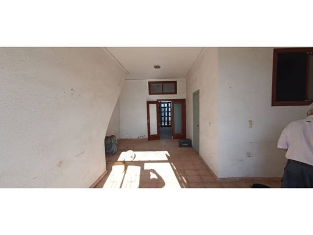 4 bedroom Finca/Country House for sale in Llaurí with garage - € 200,000 (Ref: 7820764)