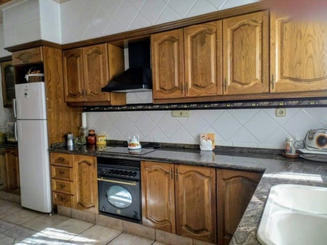 5 bedroom Finca/Country House for sale in Benigánim with garage - € 260,000 (Ref: 8437804)