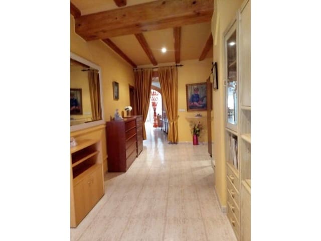 5 bedroom Finca/Country House for sale in Benigánim with garage - € 260,000 (Ref: 8437804)