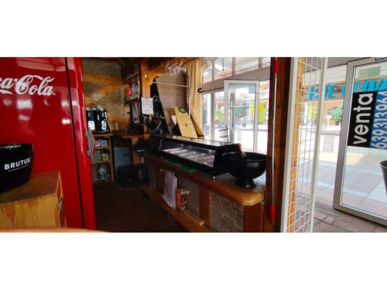 Local Commercial à vendre à Oliva - 179 996 € (Ref: 8842517)