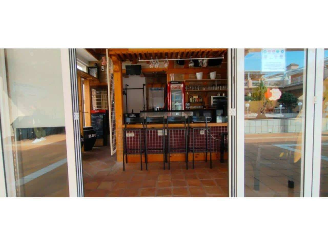 Local Commercial à vendre à Oliva - 179 996 € (Ref: 8842517)