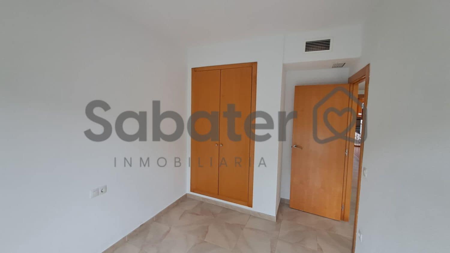 Piso de 2 habitaciones en Villalonga en venta con garaje - 135.000 € (Ref: 10061686)