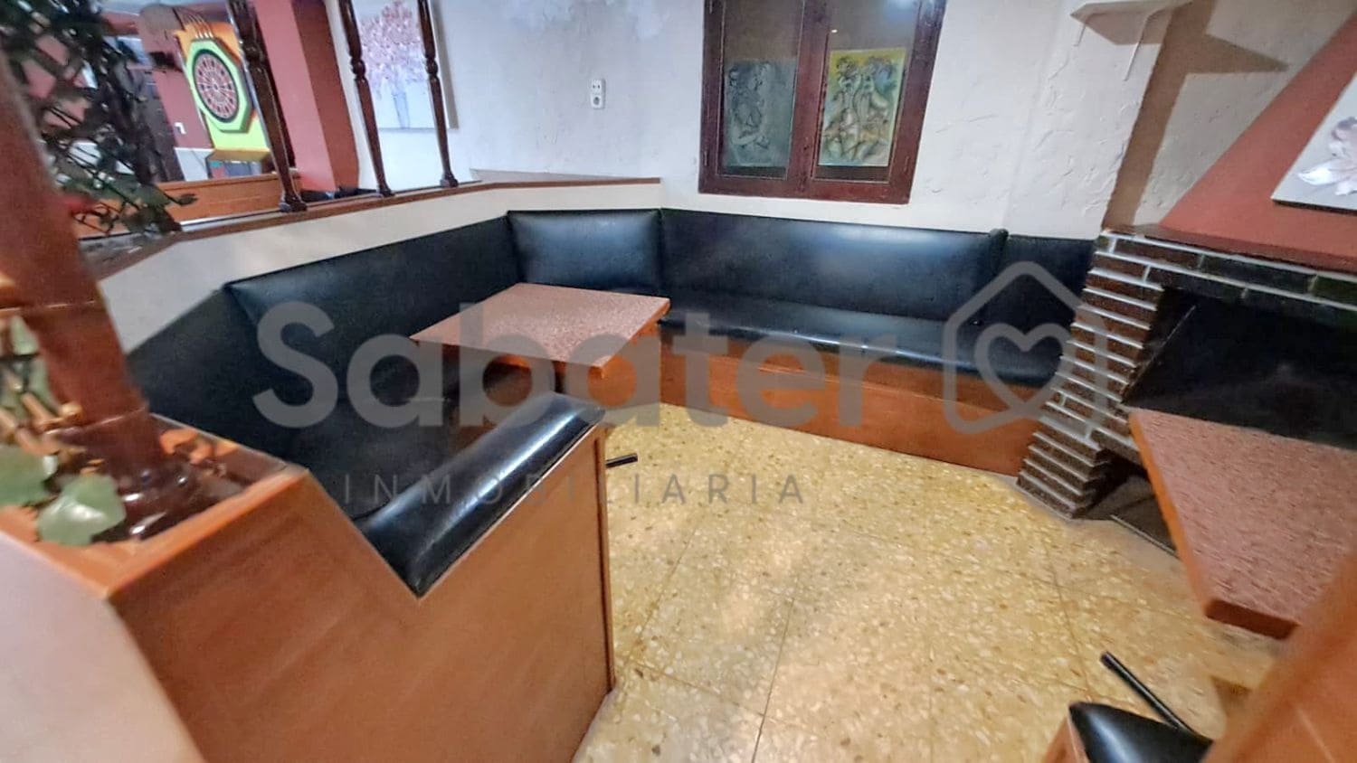 Commercial for sale in Piles - € 330,000 (Ref: 10061688)