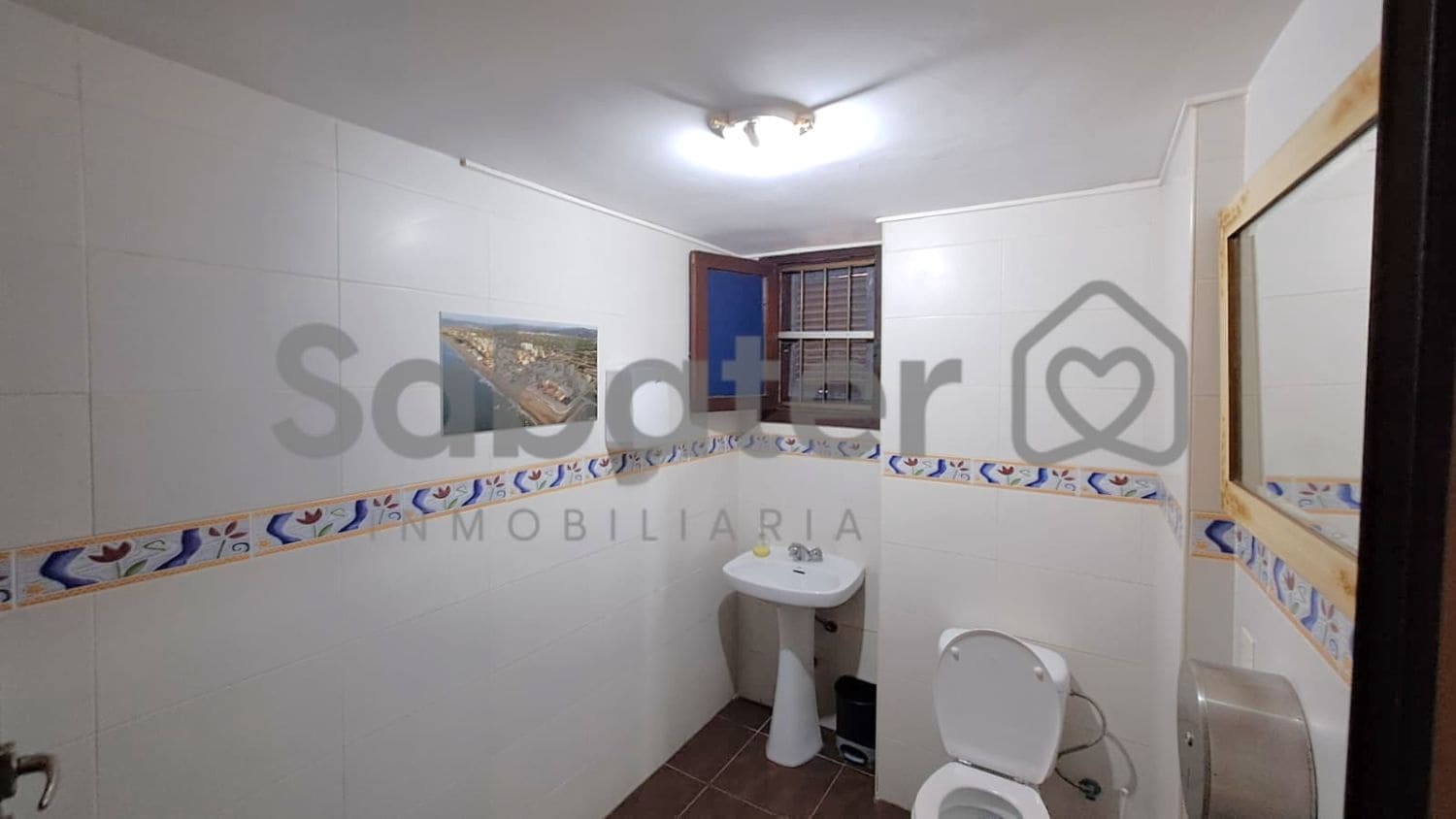 Commercial for sale in Piles - € 330,000 (Ref: 10061688)