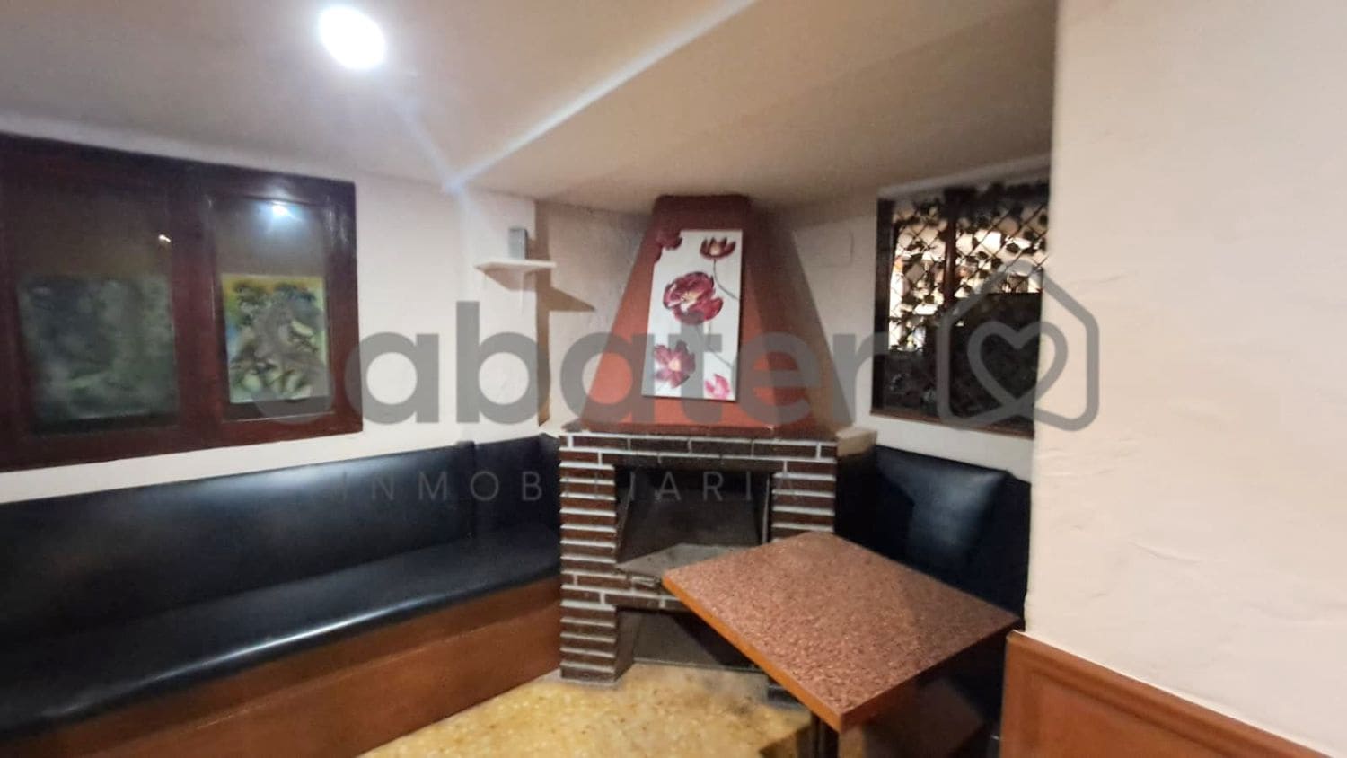 Commercial for sale in Piles - € 330,000 (Ref: 10061688)