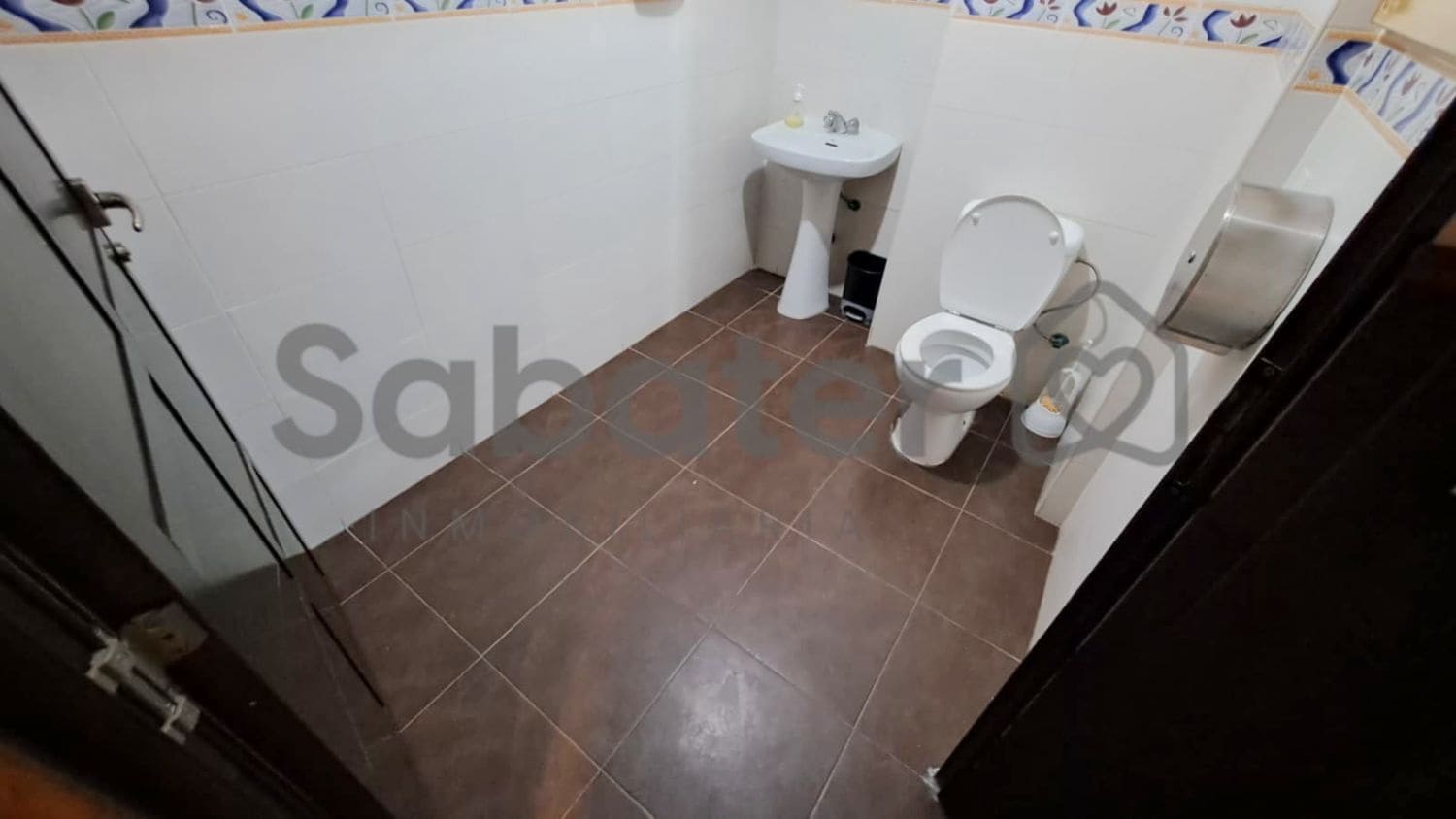 Commercial for sale in Piles - € 330,000 (Ref: 10061688)