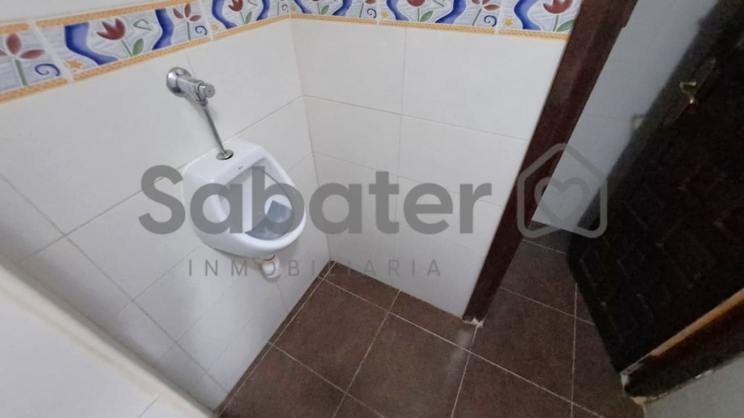 Commercial for sale in Piles - € 330,000 (Ref: 10061688)