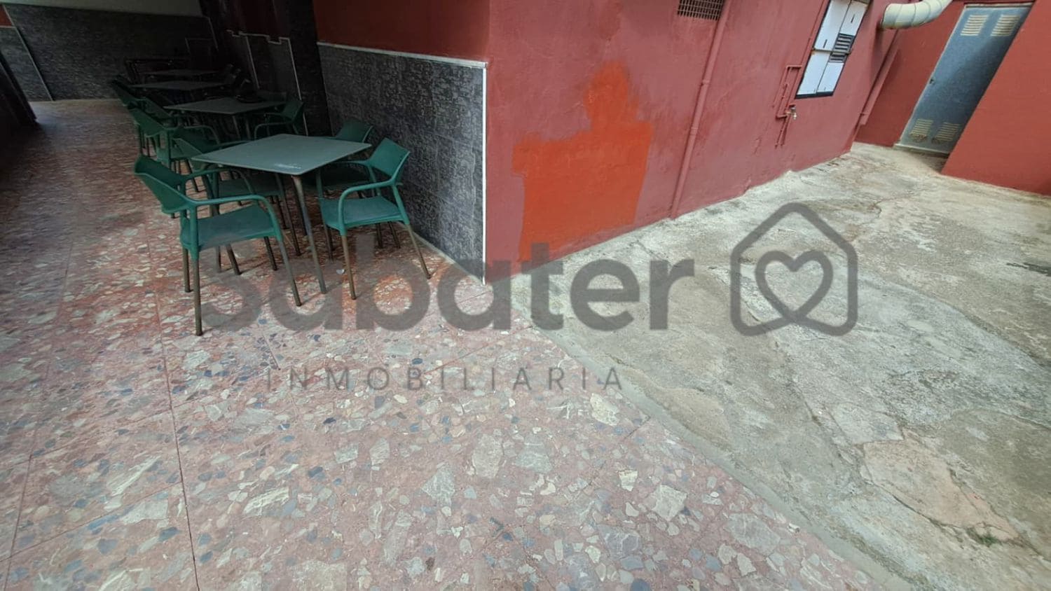 Commercial for sale in Piles - € 330,000 (Ref: 10061688)