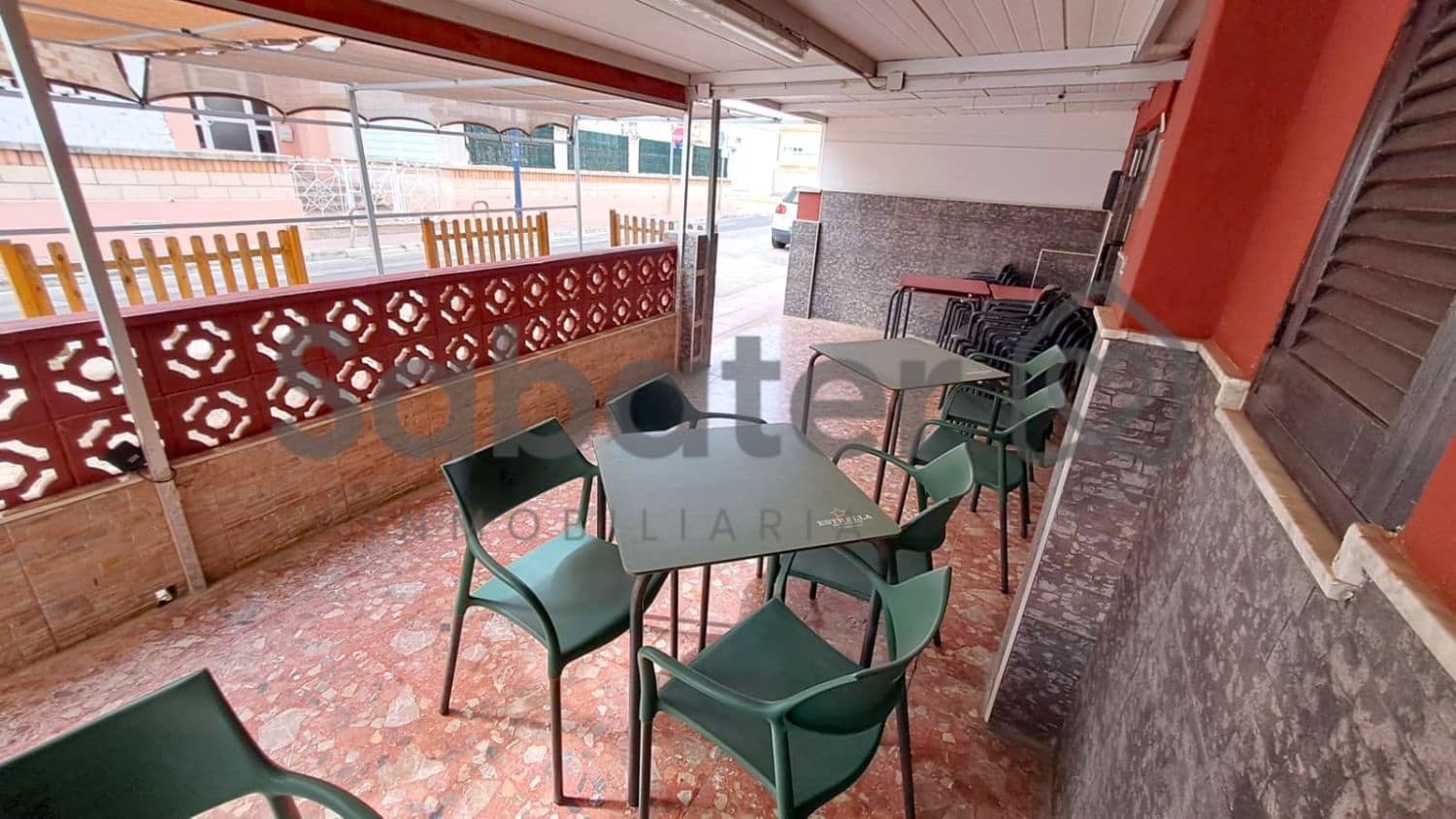 Commercial for sale in Piles - € 330,000 (Ref: 10061688)