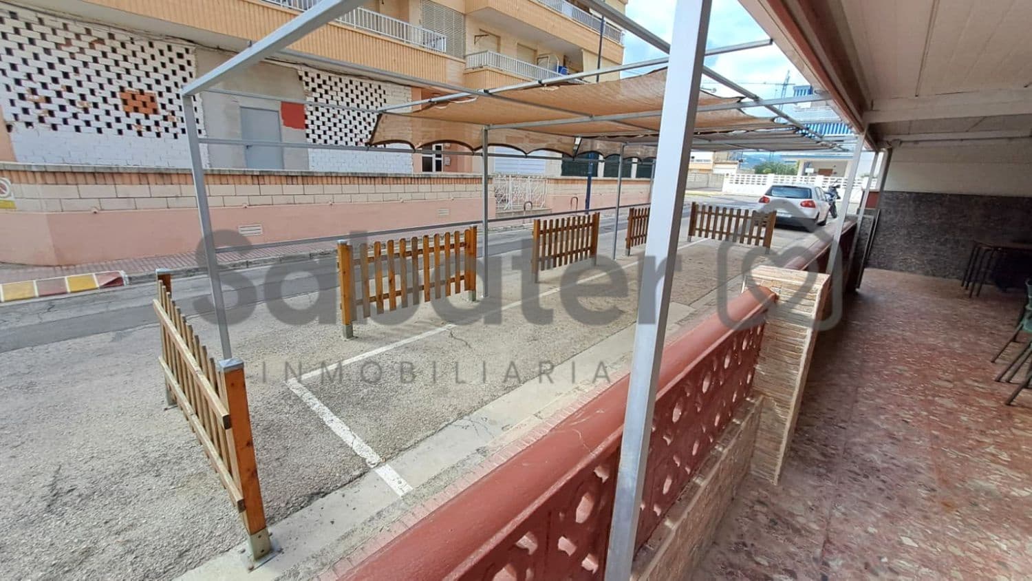 Commercial for sale in Piles - € 330,000 (Ref: 10061688)