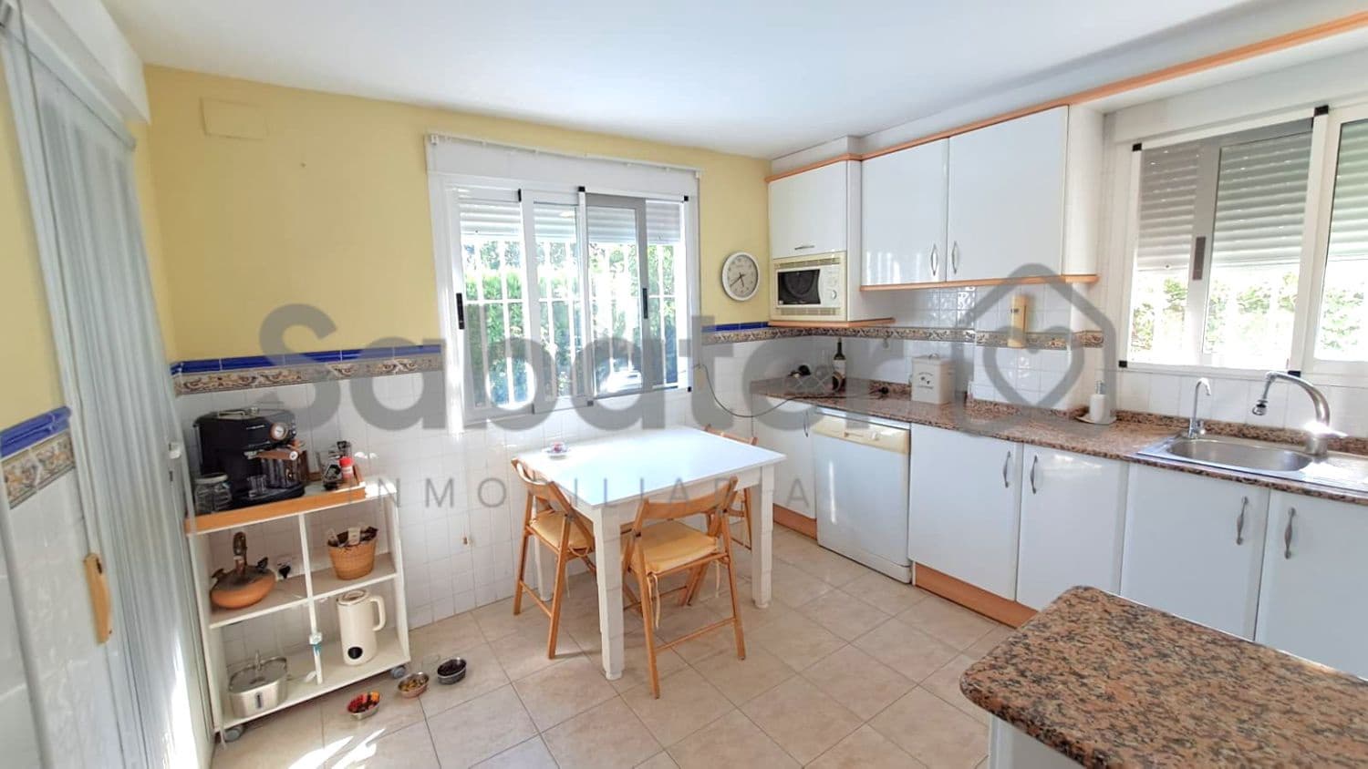3 bedroom Villa for sale in Miramar with pool garage - € 420,000 (Ref: 10129016)