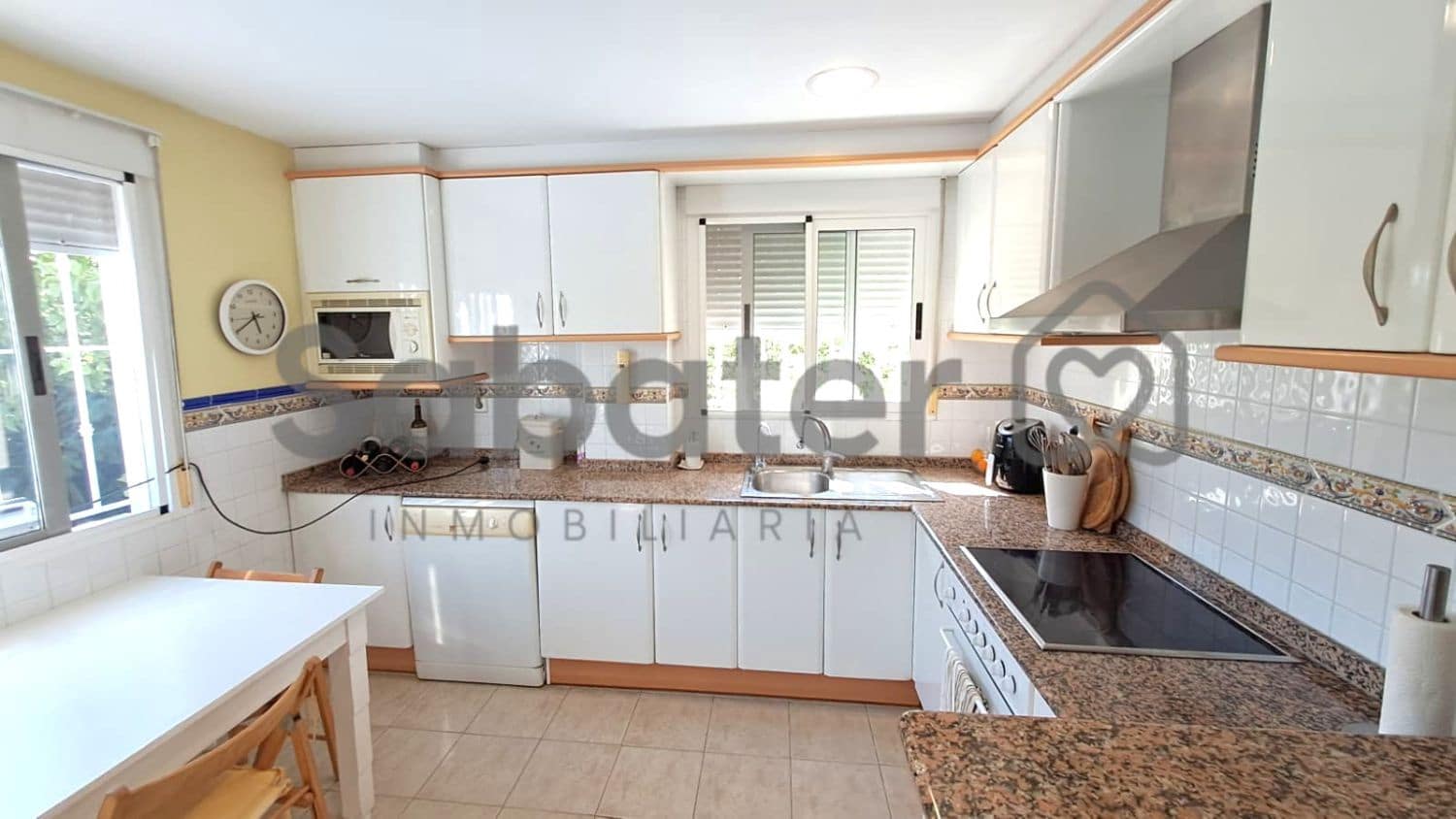 3 bedroom Villa for sale in Miramar with pool garage - € 420,000 (Ref: 10129016)
