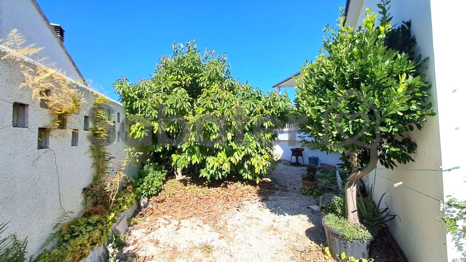 3 bedroom Villa for sale in Miramar with pool garage - € 420,000 (Ref: 10129016)