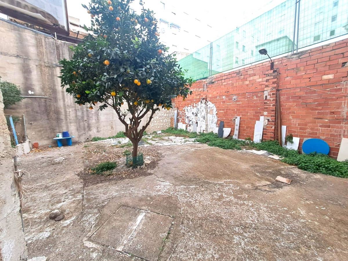 Comercial para venda em Gandia - 140 000 € (Ref: 8047997)