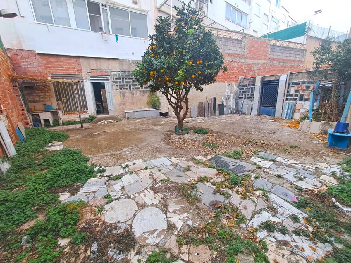 Comercial para venda em Gandia - 140 000 € (Ref: 8047997)