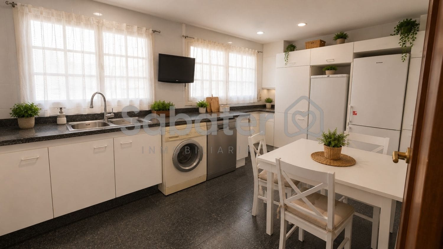 4 Zimmer Wohnung zu verkaufen in Gandia mit Garage - 245.000 € (Ref: 9891933)
