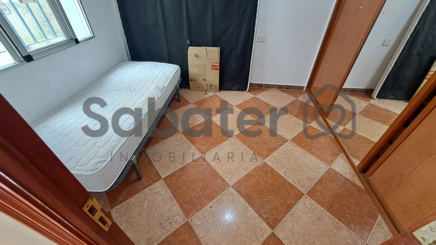 2 bedroom Townhouse for sale in Gandia - € 125,000 (Ref: 9976913)