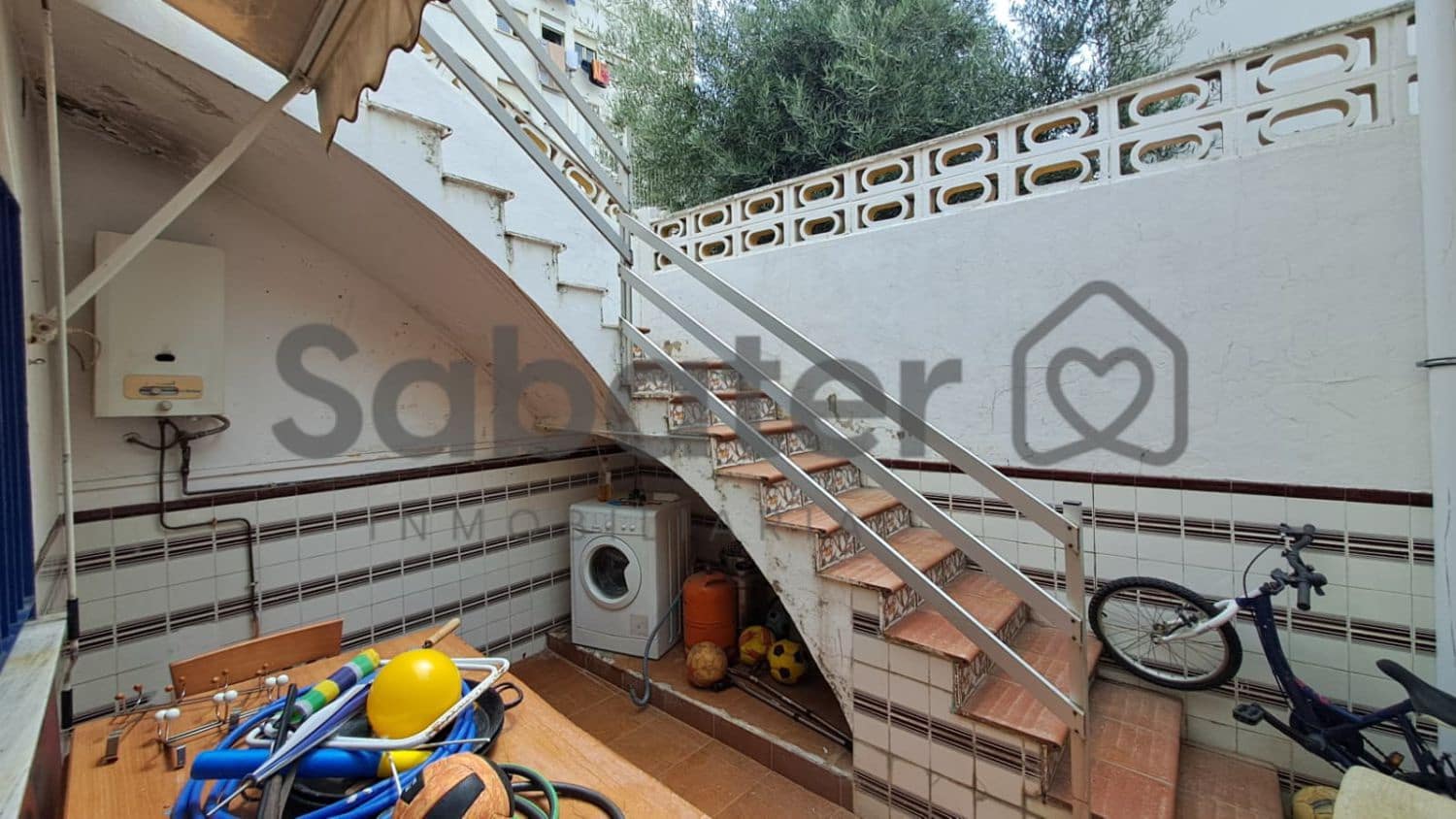 2 bedroom Townhouse for sale in Gandia - € 125,000 (Ref: 9976913)