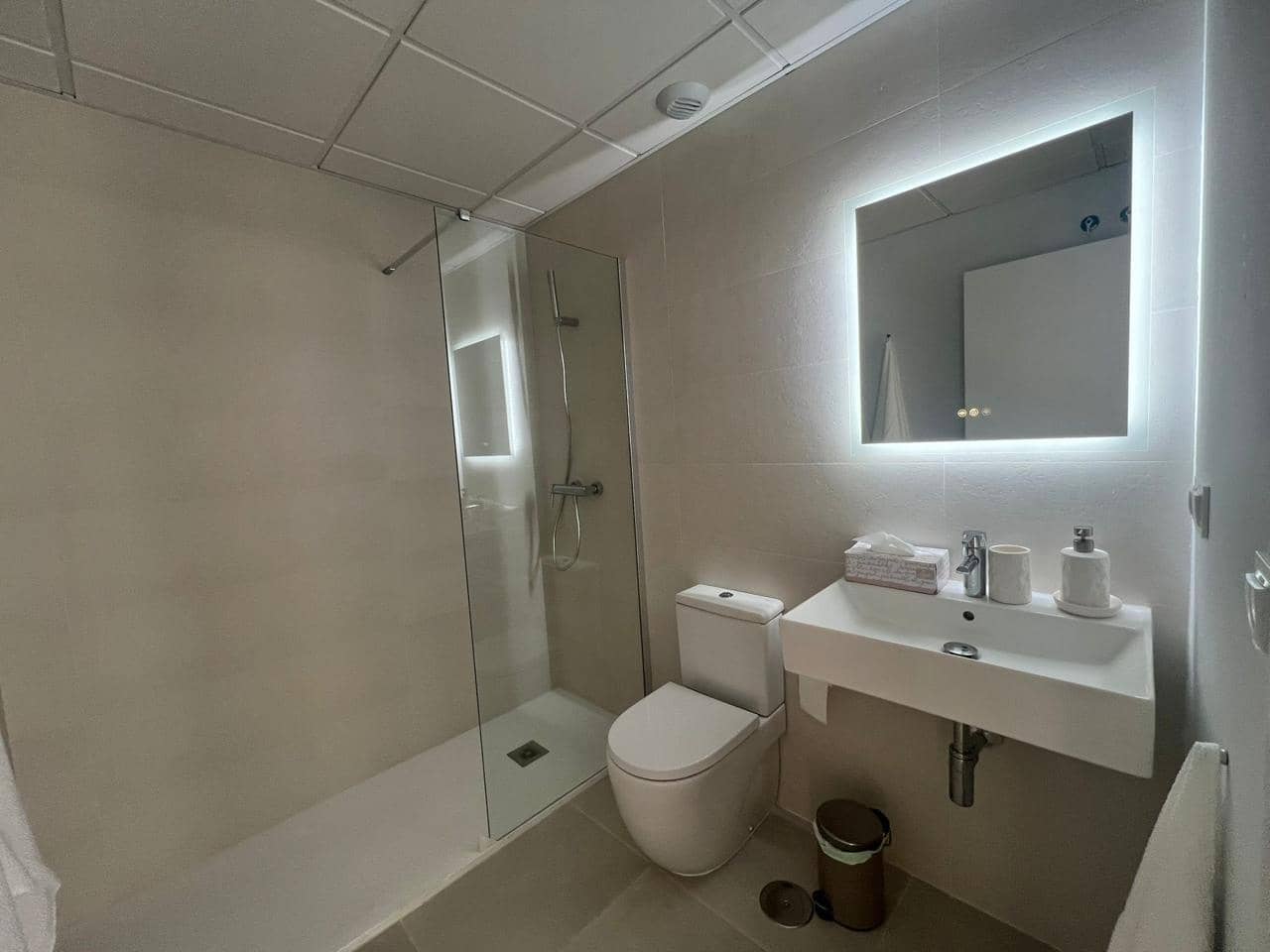 2 soverom Leilighet til salgs i Casares med svømmebasseng garasje - € 460 000 (Ref: 10000506)