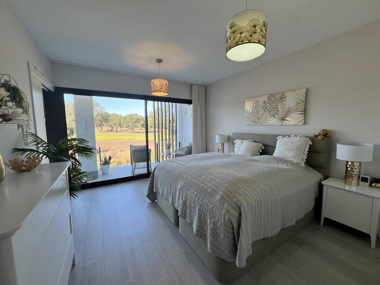 4 soveværelse Villa til salg i San Roque med swimmingpool garage - € 869.000 (Ref: 10037746)