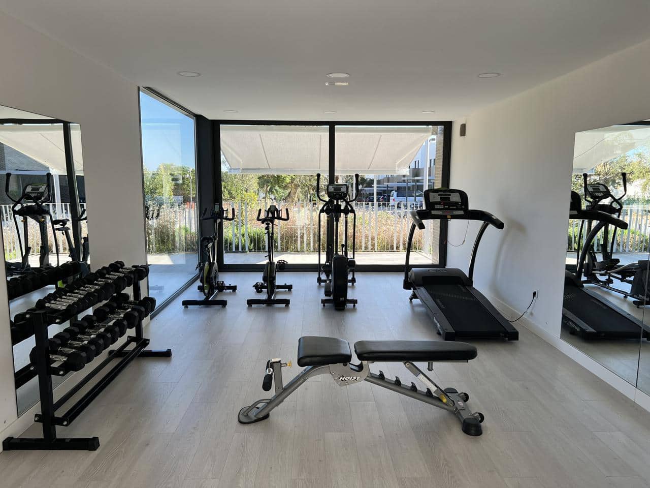 4 soveværelse Villa til salg i San Roque med swimmingpool garage - € 869.000 (Ref: 10037746)