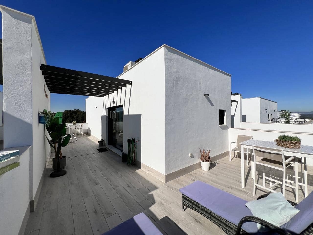4 soveværelse Villa til salg i San Roque med swimmingpool garage - € 869.000 (Ref: 10037746)