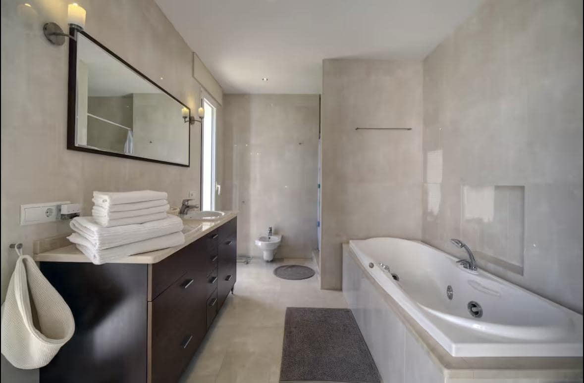 6 slaapkamer Finca/Landhuis te koop in Manilva met zwembad garage - € 2.500.000 (Ref: 10037749)
