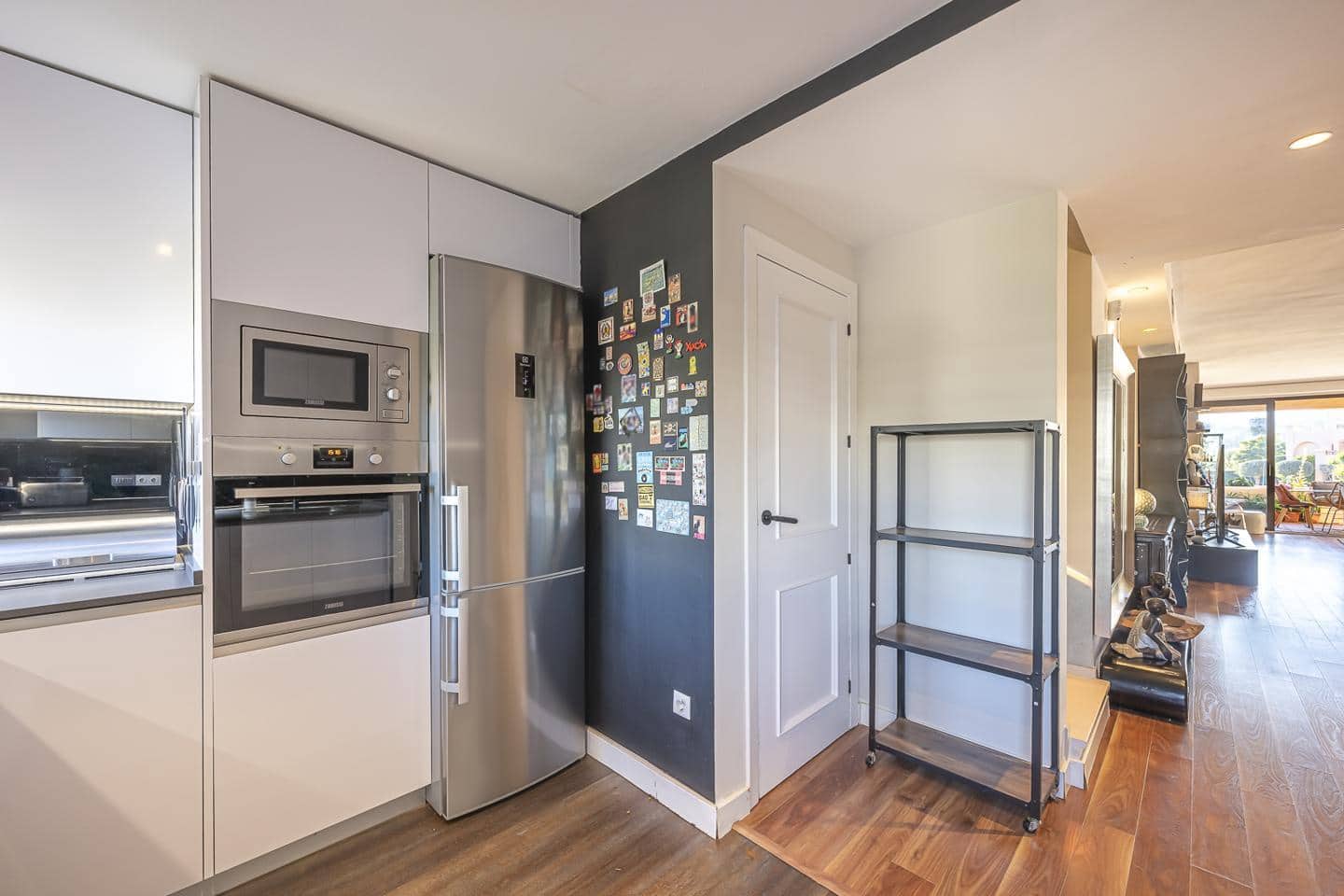 3 soverom Leilighet til salgs i Estepona med svømmebasseng garasje - € 798 000 (Ref: 10037753)
