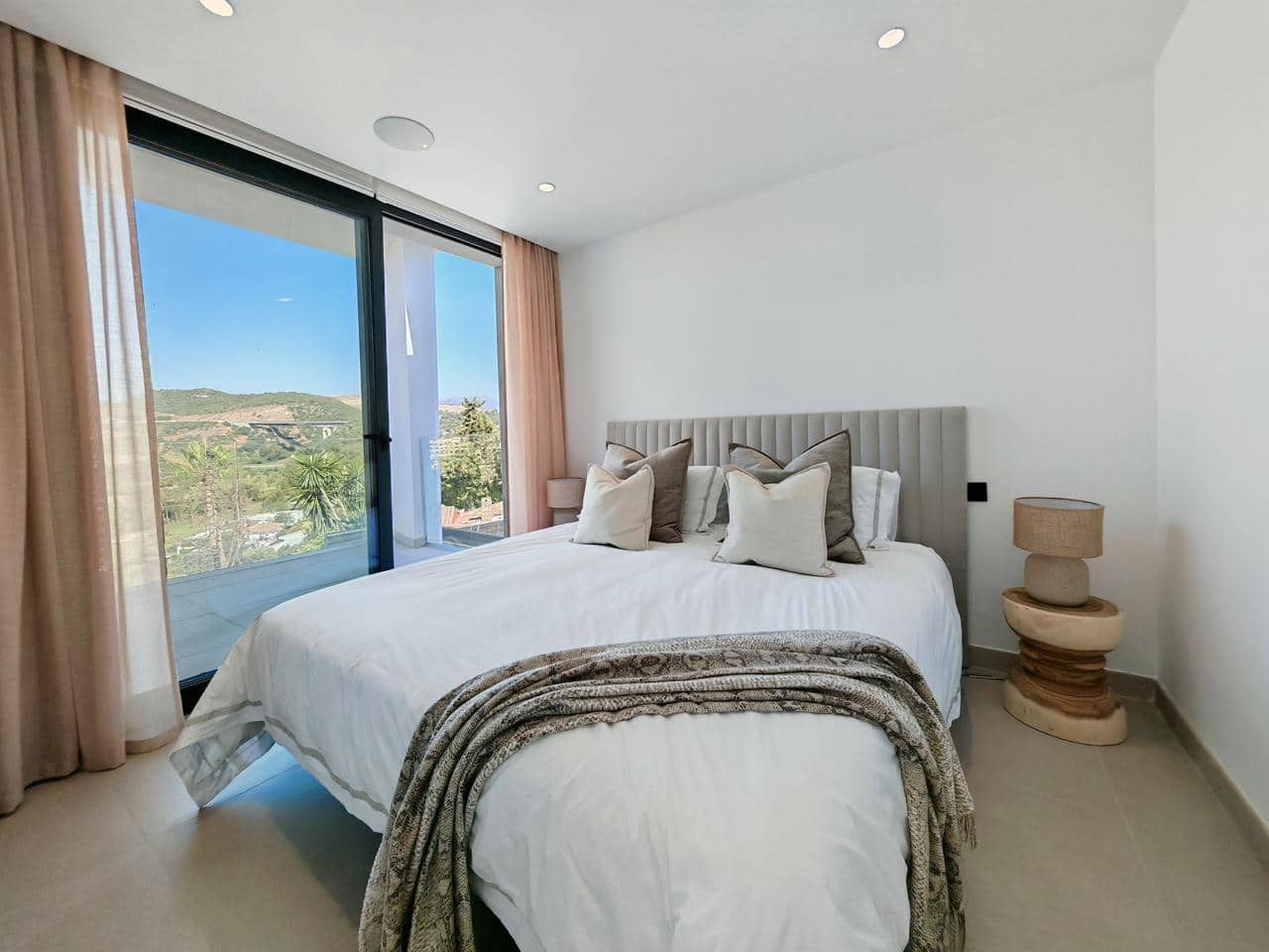 5 slaapkamer Villa te koop in Estepona met zwembad garage - € 1.395.000 (Ref: 10037760)