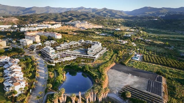3 quarto Apartamento para venda em La Concha - Resina Golf, Estepona com piscina garagem - 730 000 € (Ref: 10039098)