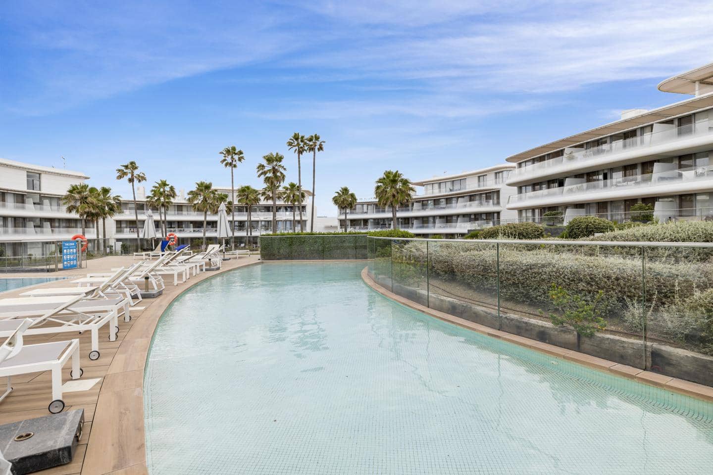 2 soverom Leilighet til salgs i Estepona med svømmebasseng garasje - € 898 000 (Ref: 10039222)