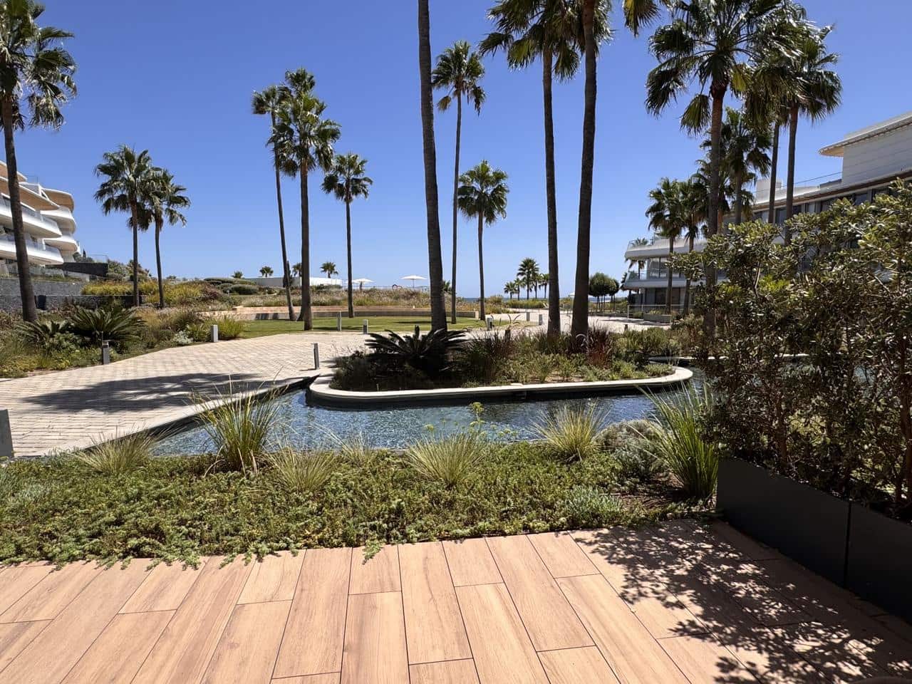 2 soverom Leilighet til salgs i Estepona med svømmebasseng garasje - € 898 000 (Ref: 10039222)