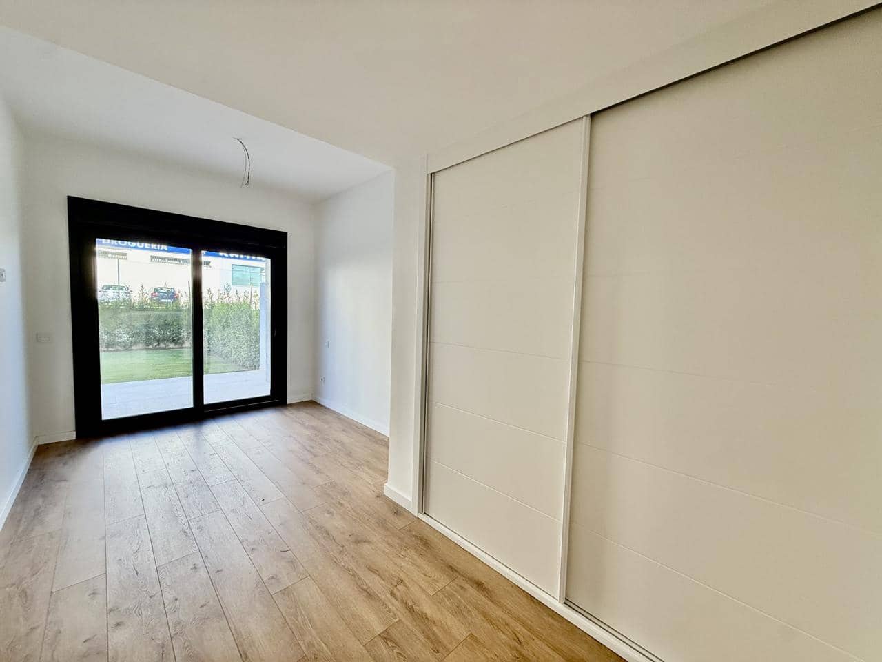 2 sypialnia Mieszkanie na sprzedaż w Estepona z basenem garażem - 580 000 € (Ref: 10046098)