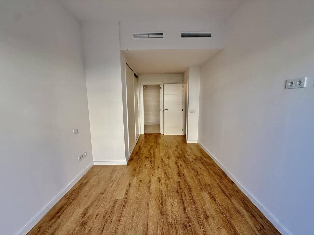 2 sypialnia Mieszkanie na sprzedaż w Estepona z basenem garażem - 580 000 € (Ref: 10046098)