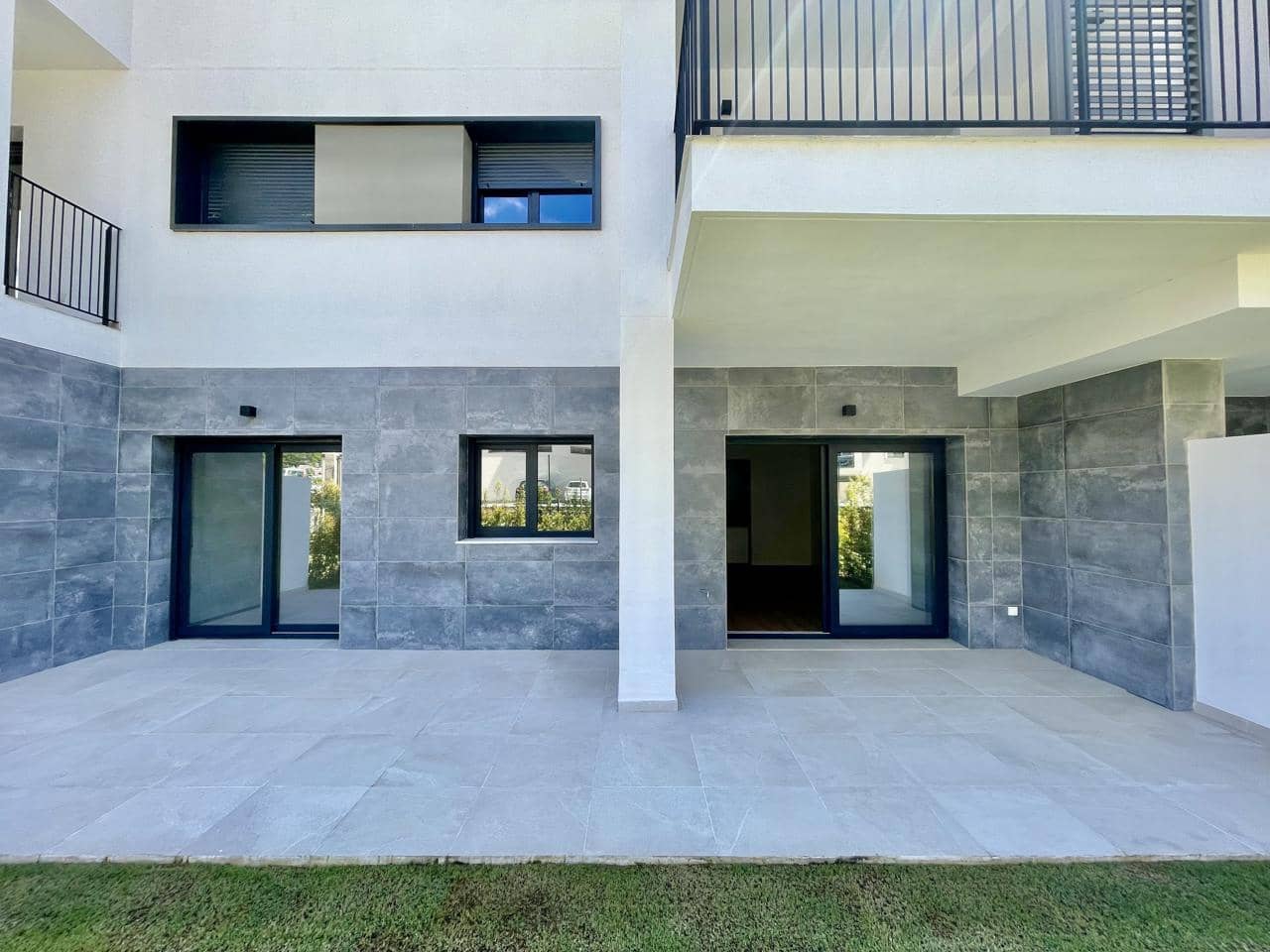 2 sypialnia Mieszkanie na sprzedaż w Estepona z basenem garażem - 580 000 € (Ref: 10046098)