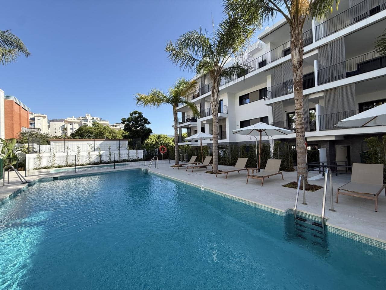 2 sypialnia Mieszkanie na sprzedaż w Estepona z basenem garażem - 580 000 € (Ref: 10046098)