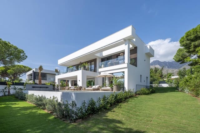 6 bedroom Villa for sale in Sierra Blanca, Marbella with pool garage - € 4,950,000 (Ref: 10140246)